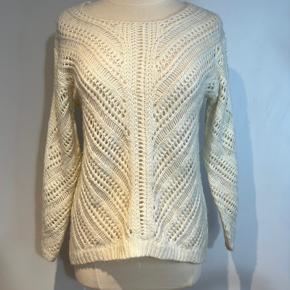 DEX open weave , crochet style pull over sweater in cream size medium